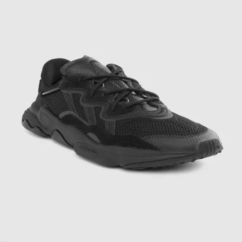 Image of ADIDAS Originals Men Black Ozweego Sneakers