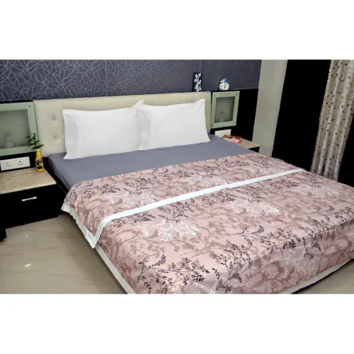 Image of Amazon Brand - Solimo Single Microfiber Quilt