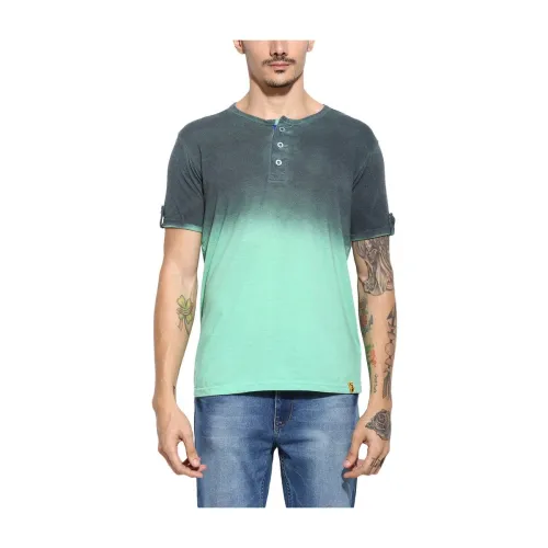 Image of Campus Sutra Men Spray Print Henley T-Shirt