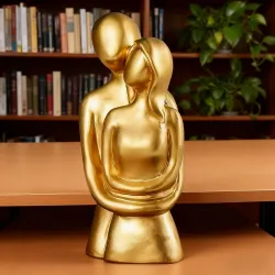 CHASTHIP Golden Resin Hugging Couple Statue Decor