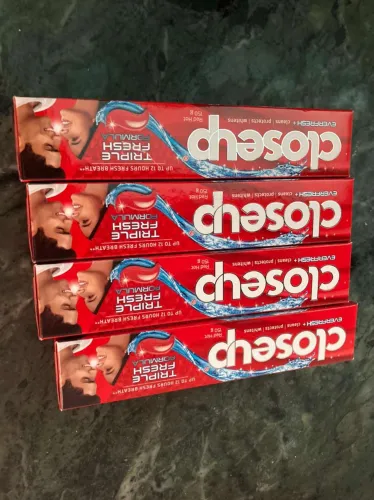 Image of Closeup Long Lasting Fresh Breath Toothpaste (600g, Pack of 4)