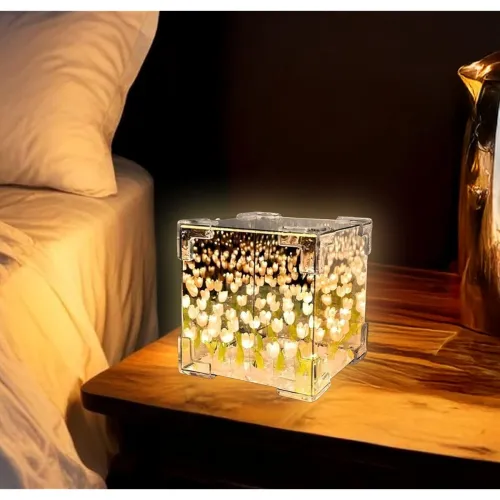 Image of CRAE Mirror Cube Tulip Lamp
