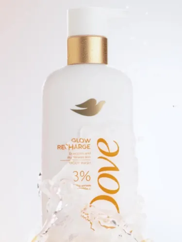 Image of Dove 3% Brightening Serum + Vitamin C Glow Recharge Serum Body Wash - 300 ml