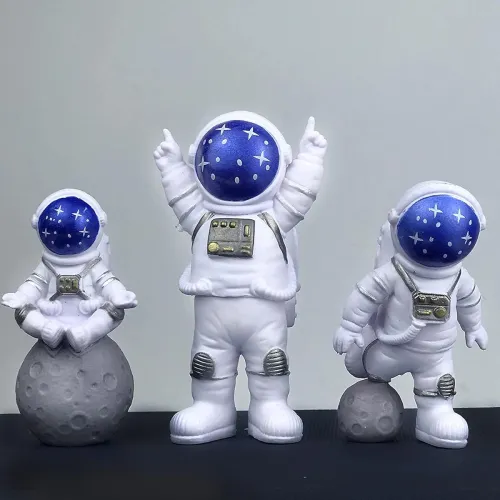 Image of EITHEO Cute Astronaut Figure, 3 Pcs