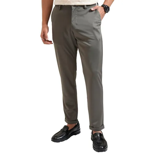 Image of Highlander Men's Regular Pants