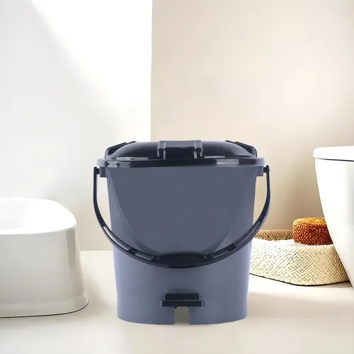 Image of Kuber Industries Plastic Pedal Dustbin, 7 Ltr