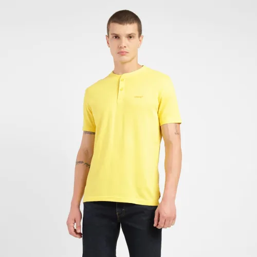 Image of Levi's Men's Cotton Regular Fit Solid T-Shirt