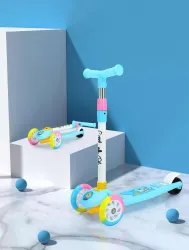 Little Olive Munchkin Lite Scooter 