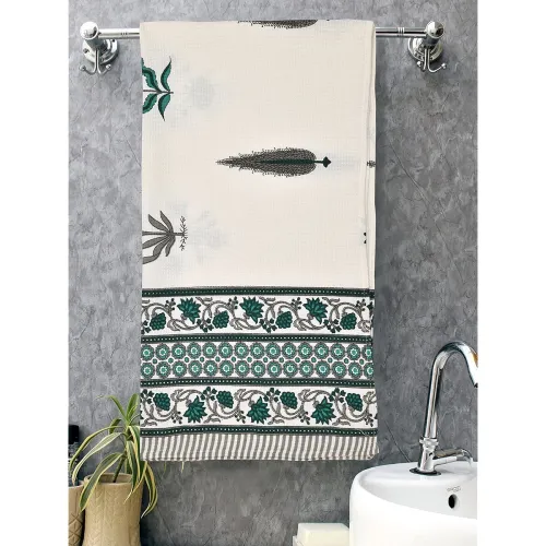 Image of Mafatlal Madhuban Bath Towel (147×76 cm)