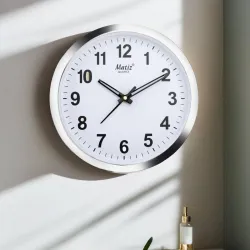 matiz Analog 20 cm X 20 cm Wall Clock 