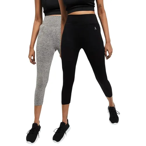 Image of Max Women's Solid Regular Fit Capri (Pack of 2)