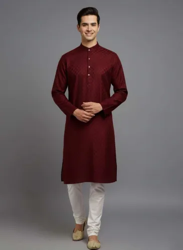 Image of Men Solid Cotton Blend Straight Kurta (Maroon)