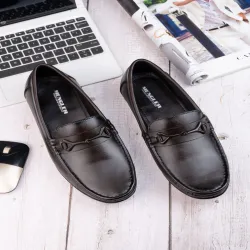MENGLER Men Textured Leather Round Toe Loafers
