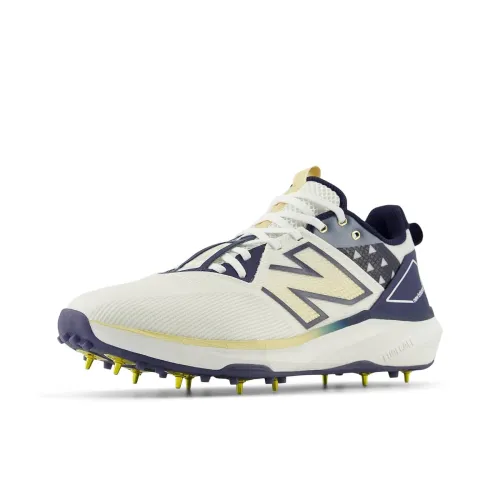 Image of New Balance Men CK10 Cricket Shoes