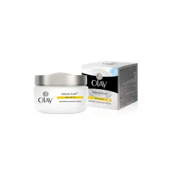 Olay Natural Aura Day Cream with SPF 15 | Glowing Radiance Cream | With Niacinamide and Vitamin E | Normal, Oily, Dry, C