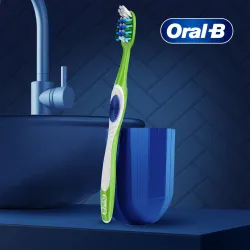Oral-B Crisscross Deep Clean, Family value pack of 4 Medium Toothbrush (Pack of 4)