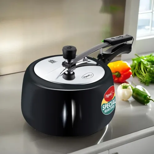 Image of Pigeon Special Plus and 3 L Induction Bottom Pressure Cooker