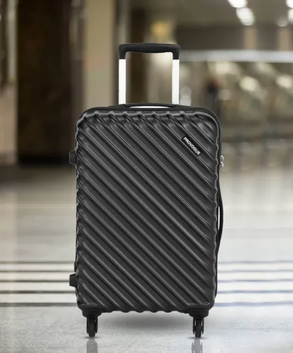 Image of PROVOGUE Medium Check-in Suitcase (63 cm) 4 Wheels - CHEVRON - Black