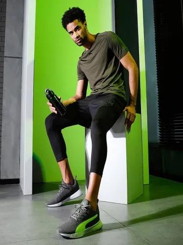 Image of PUMA Robust V2 Sneakers For Men (Grey , 11)