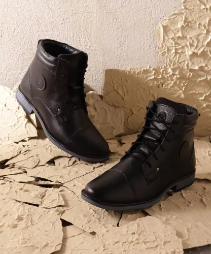 Image of RED CHIEF Casuals For Men (Black , 7)