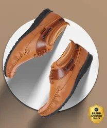 RED CHIEF Corporate Casuals For Men (Brown, 6)