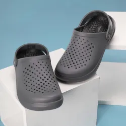 RED TAPE Men Clogs Sandal