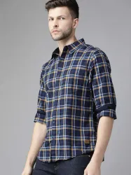 Roadster Solid Spread Collar Casual Shirt
