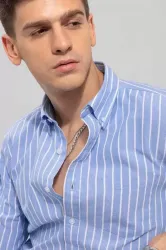 RODEIZ Men Slim Fit Striped Spread Collar Casual Shirt