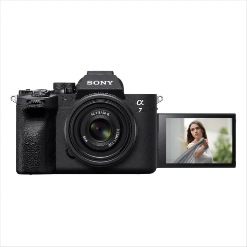 Image of Sony Alpha ILCE-7M4K Hybrid Camera 33MP with 28-70mm Digital Zoom Len