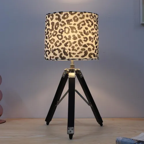 Image of tu casa Classic Vintage Tripod Black Mangowood Table Lamp 