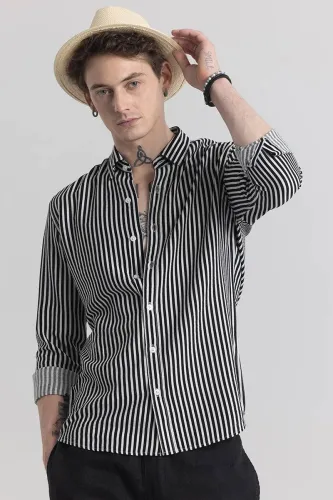 Image of U TURN  Men Slim Fit Striped Spread Collar Casual Shirt