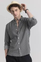 U TURN  Men Slim Fit Striped Spread Collar Casual Shirt