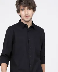 VILLAIN  Men Slim Fit Solid Spread Collar Casual Shirt