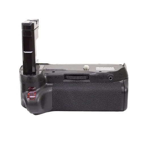 Image of WELBORN MB-D5500 Battery Grip for Nikon D5500 & D5600 DSLR Cameras.