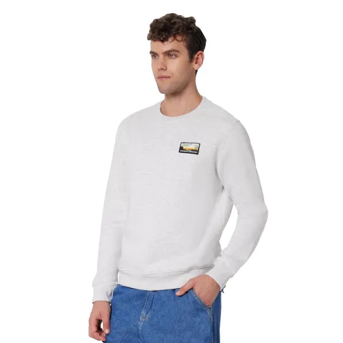Image of Wildcraft Sierra Men Sweatshirt Basic1