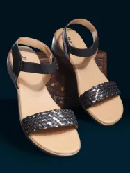 Women Heels at minimum 65% Discount