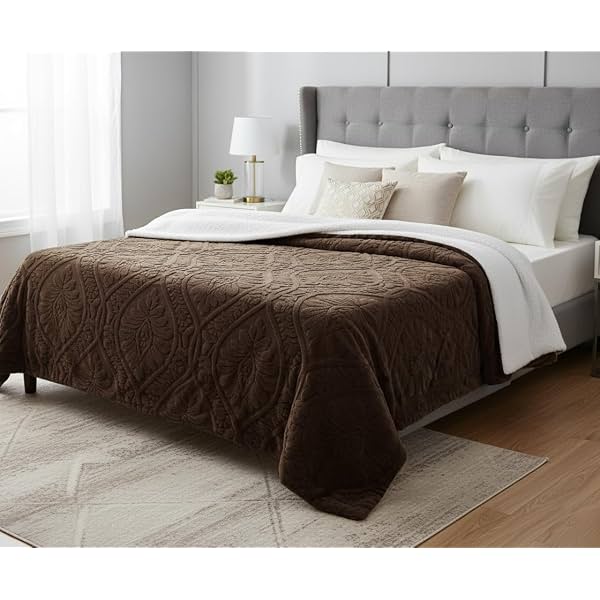 VAS COLLECTIONS Faux Fur Jacquard Tufted Sherpa Blanket